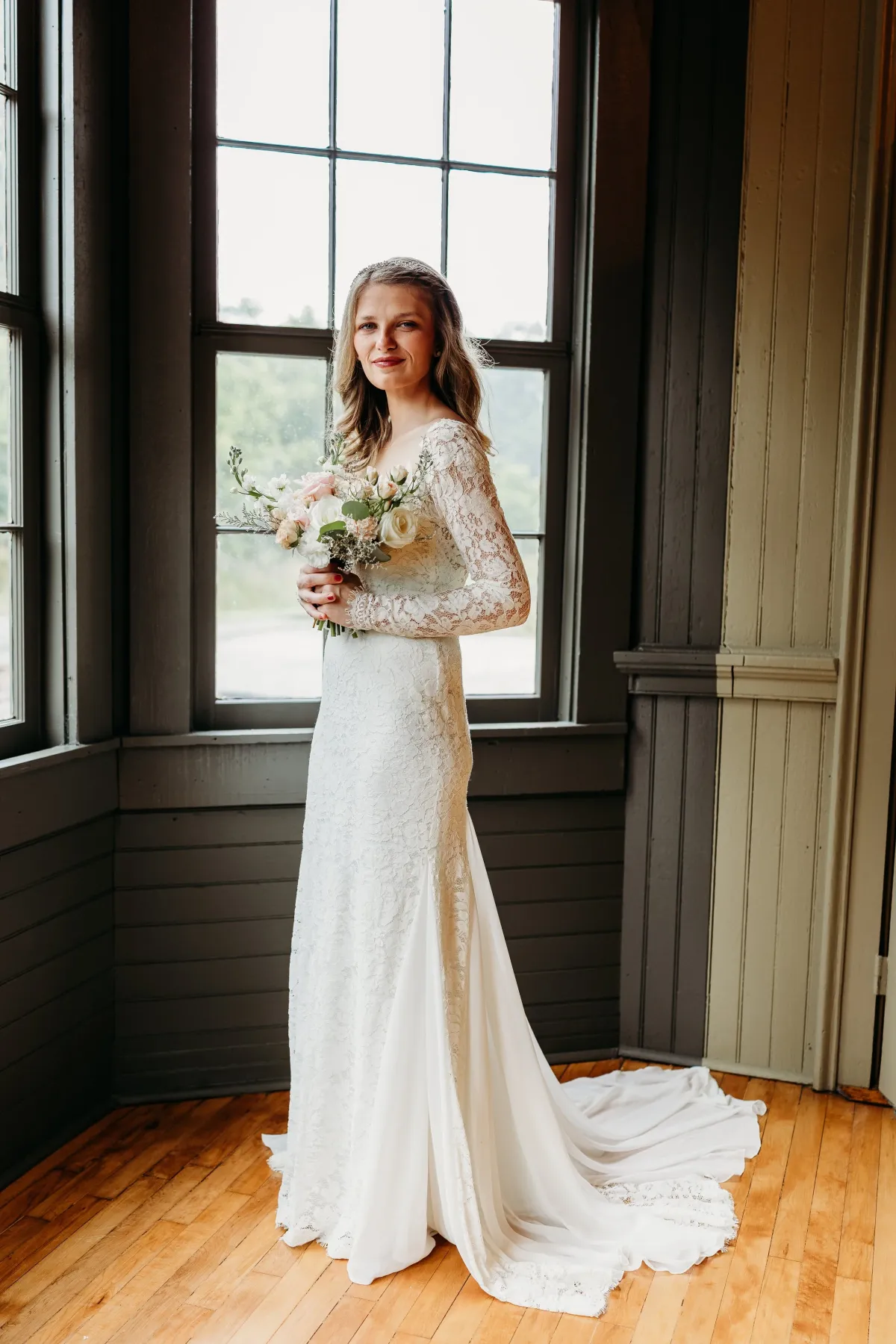 Blushing Bride boutonniere
